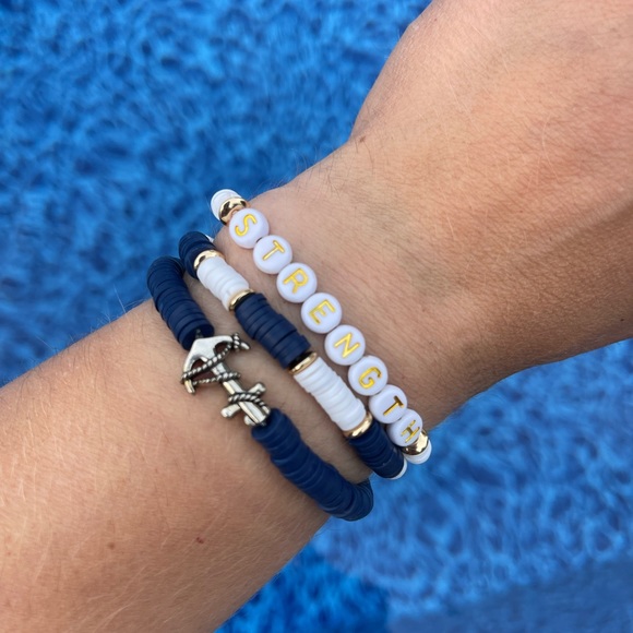 Nautical heishi bracelet stack, anchor bracelet stack, nautical stretch bracelet - Picture 3 of 5